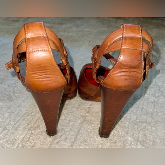 Authentic 𝐂𝐄𝐋𝐈𝐍𝐄 genuine leather heels - Picture 8 of 16